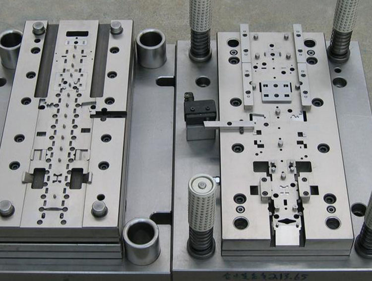 Visual on-line inspection technology of stamping die